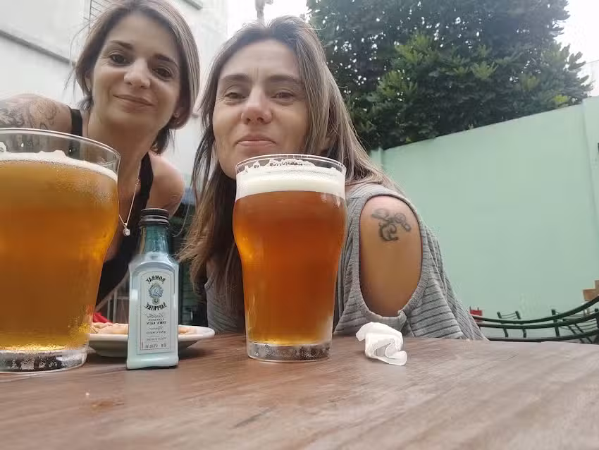 Algo Distinto Rock Bar