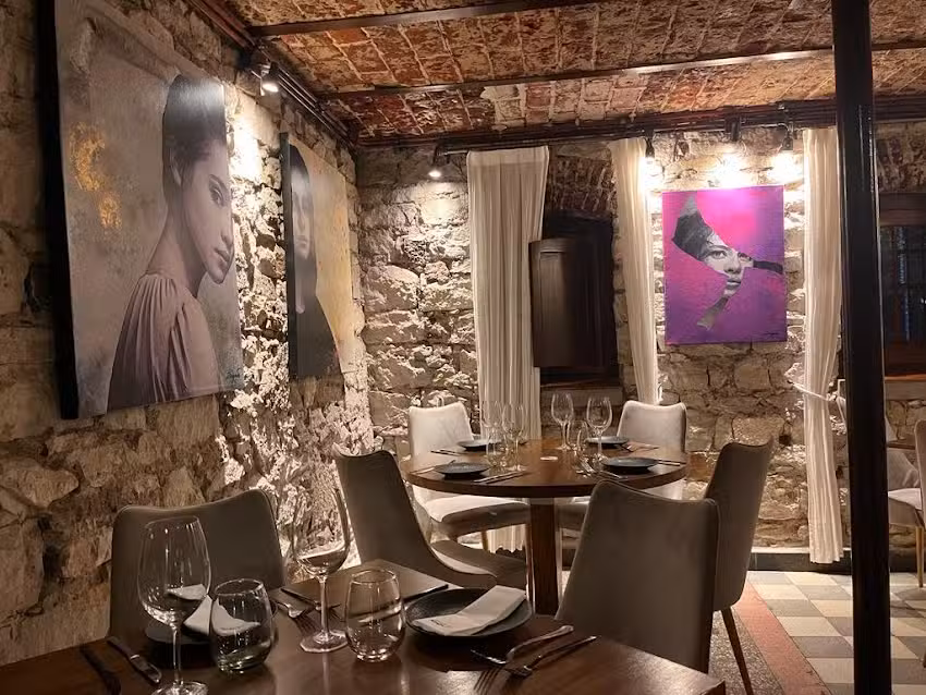 Angkor Kamados y Vinos