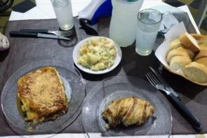 Bar Y Comedor Lo De Tonny