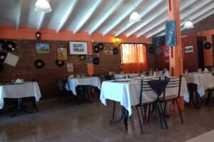 Bodegon La Damiana Parrilla cocina