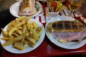 Castillo by Salsitas