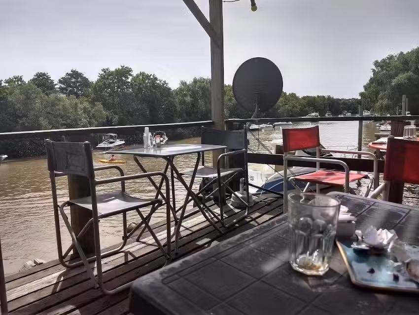 El Camoatí Parrilla y Cafetería