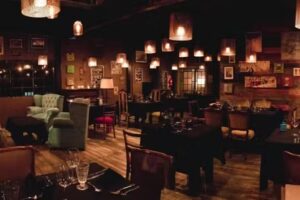 El Oscuro Mes&oacute;n