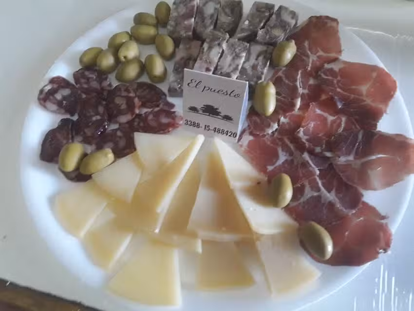 El Puesto parador y asador criollo