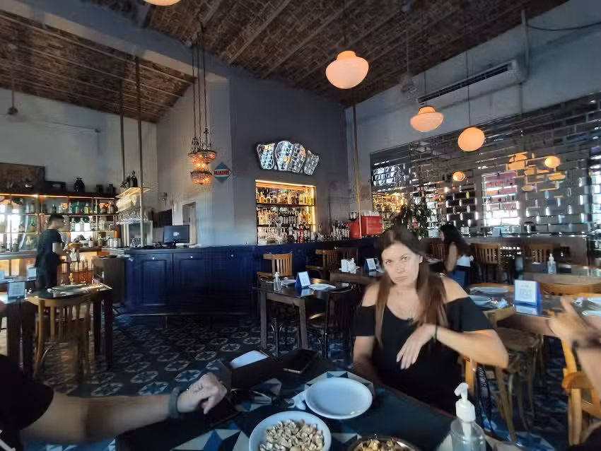 El Riel Bar y Bodeg&oacute;n