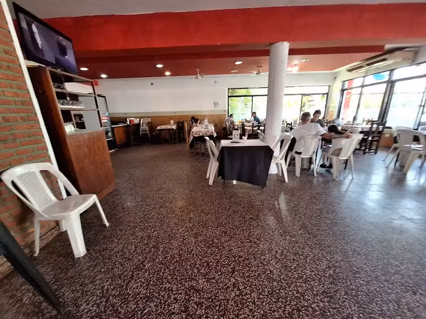 El Triangulo Restaurante Y Parrilla