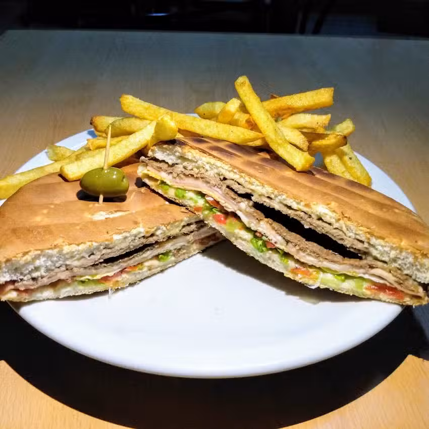 Fatay rotiser&iacute;a