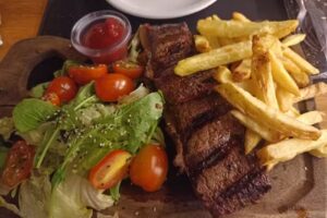 Glotón ʙᴀʀ ᴅᴇ ᴄᴀʀɴᴇꜱ Güemes