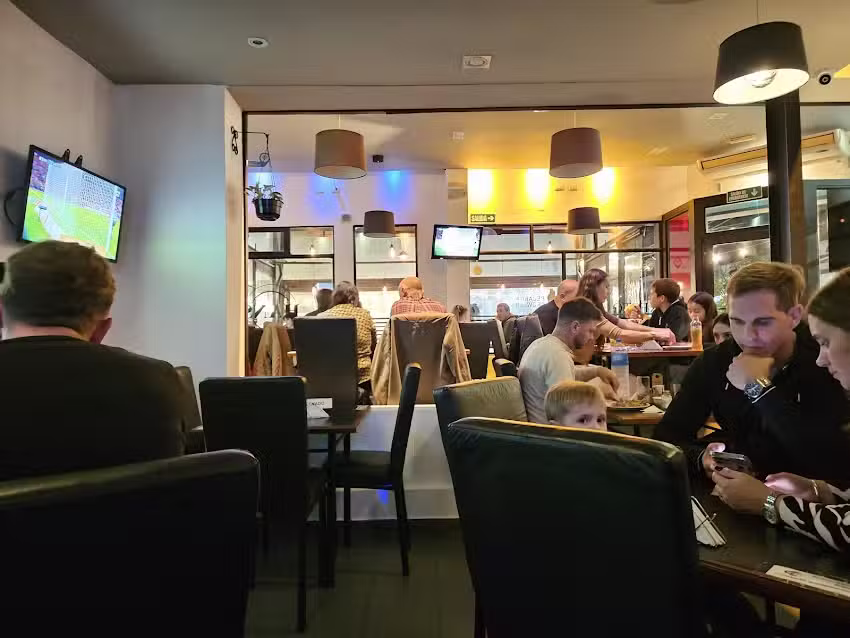 Hans Bar Rest&oacute;