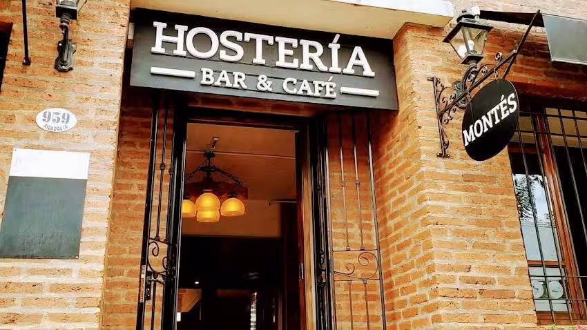 Hoster&iacute;a Montes