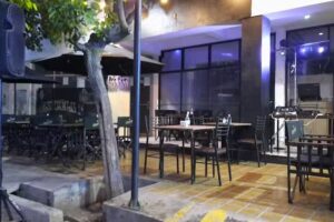 JohnD Rest&oacute; Bar