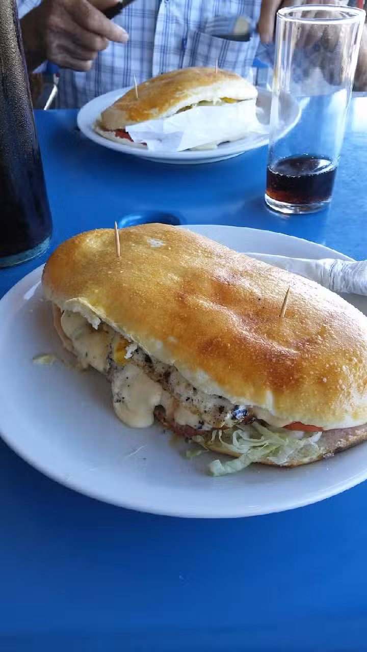 La Casa De Elena Comidas Caseras