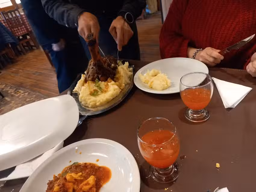 La casa del pueblo bodegon