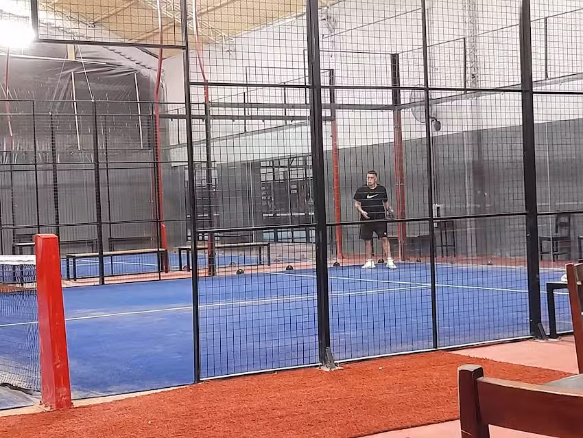 La Curva Padel Indoor