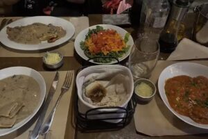 La Escuela Restobar Café