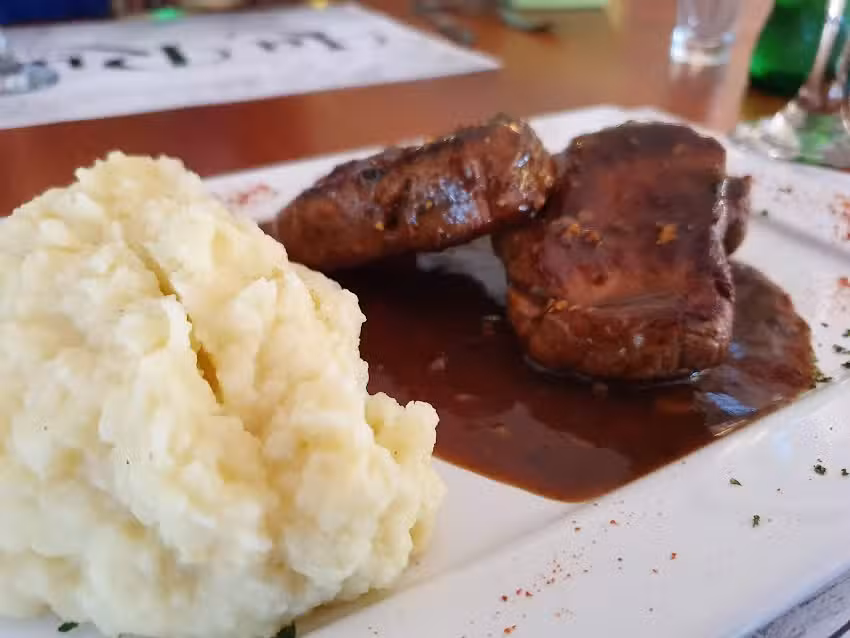 La Rural Brasas y Pastas