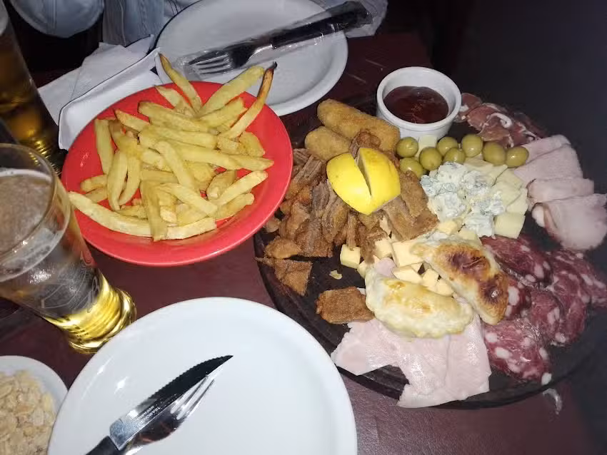 Las Piedras Irish Pub