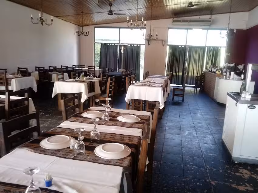 Los Le&ntilde;os Asador Criollo