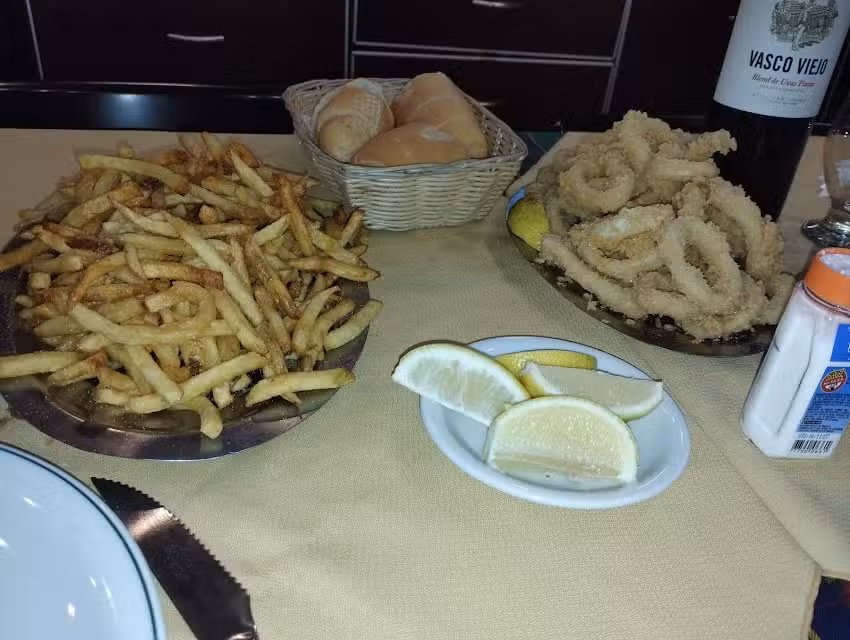 Los Pescadores Restaurant Pizza