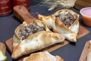 Los Salte&ntilde;os Empanadas