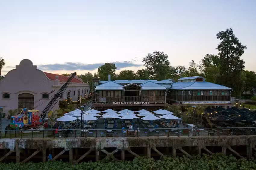 MahiMahi Seafood Bar Grill