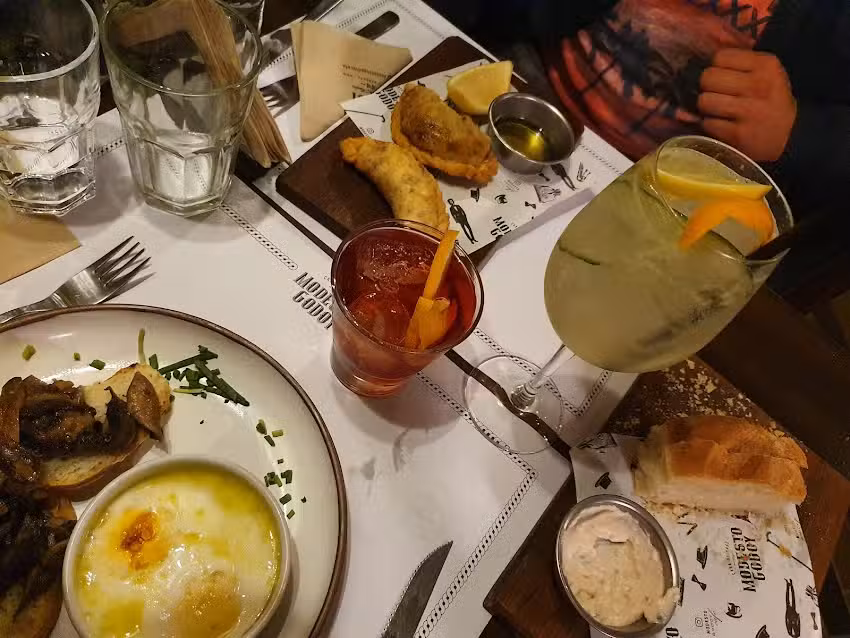 Modesto Godoy Casa de Caf&eacute;