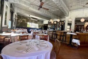 Mot&iacute;n del Bajo