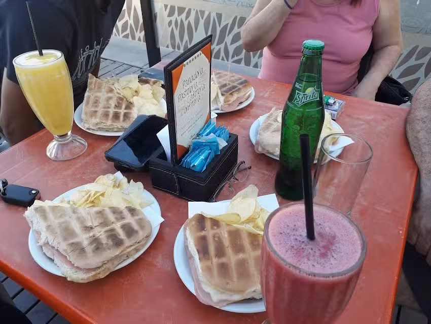 Pan de vida Panader&iacute;a y Cafeter&iacute;a