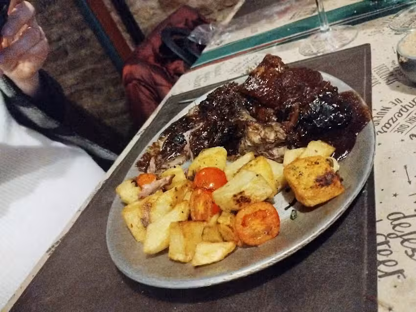 Pavarotti Restaurante Bodega