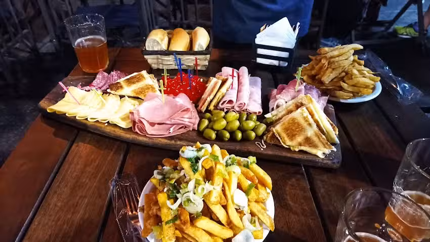 Piccolo Bar Parrila Restaurant