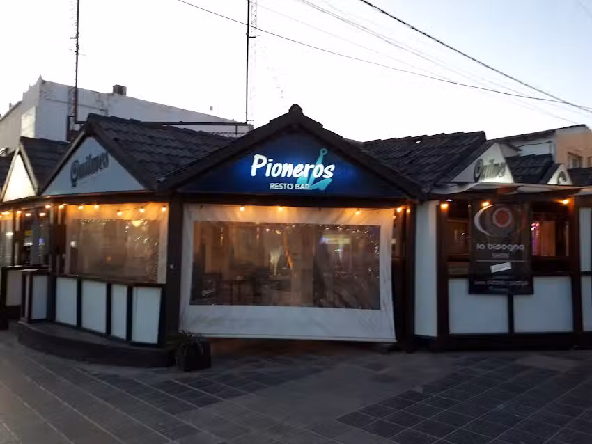 Pioneros Resto Bar