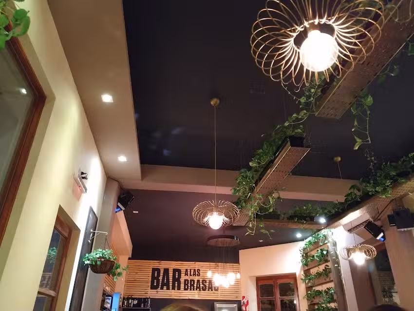 Ra&iacute;ces Restaurante