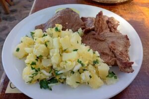 Restaurant El Aujero Museo de Antig&uuml;edades