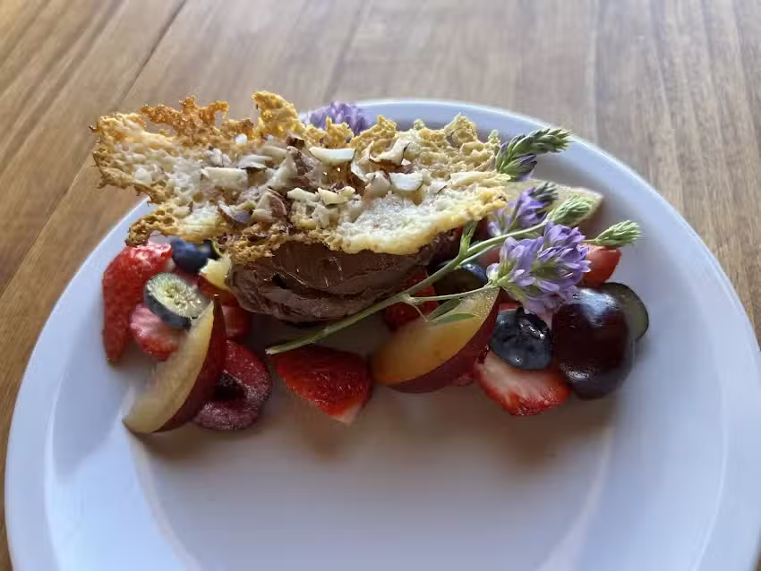 Restaurant Los Dragones by Caly