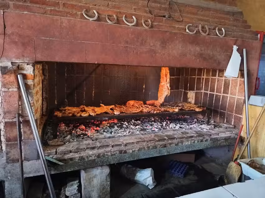 Restaurante Parrilla La Rueda Asador Criollo