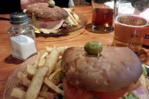 Resto Bar El Montañes Cerveceria