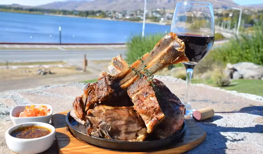 R&uacute;stico Asador y Parrilla