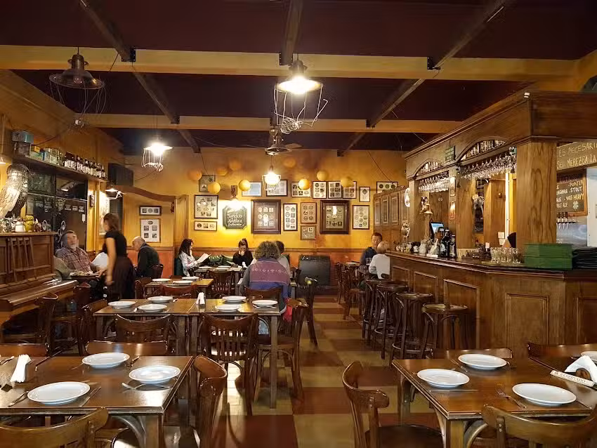 The Owl Beer House El B&uacute;ho Cervecer&iacute;a