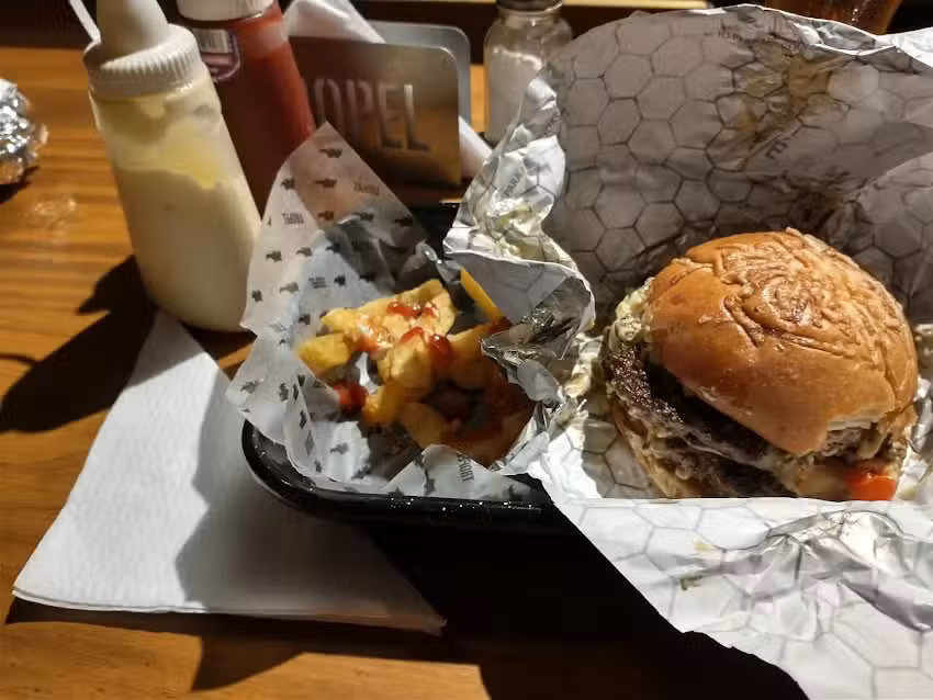 Tropel Bar de la F&aacute;brica