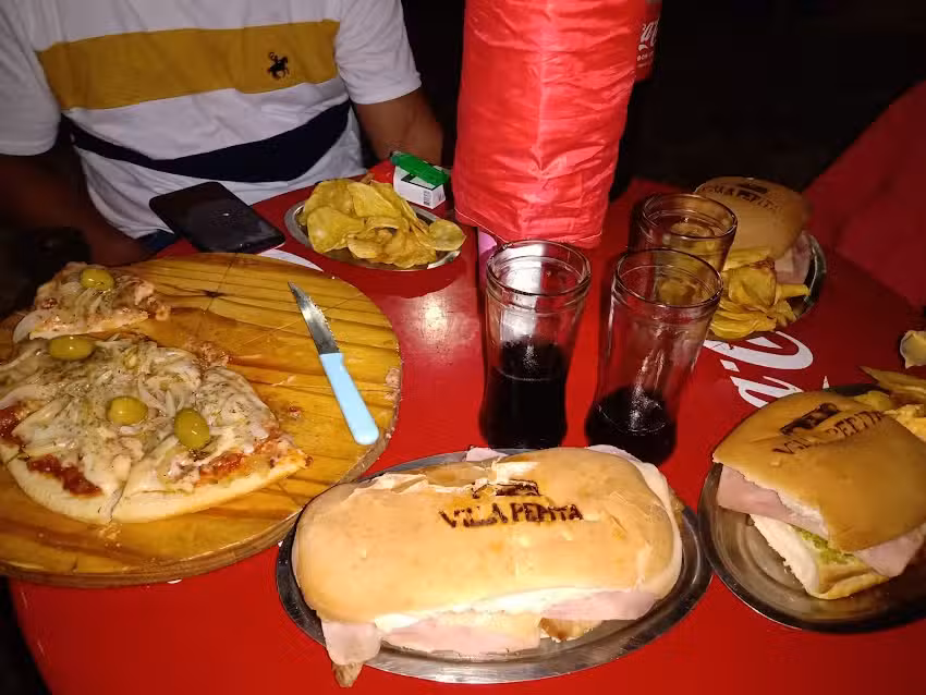 Villa Pepita restoran se mudo frente al lago